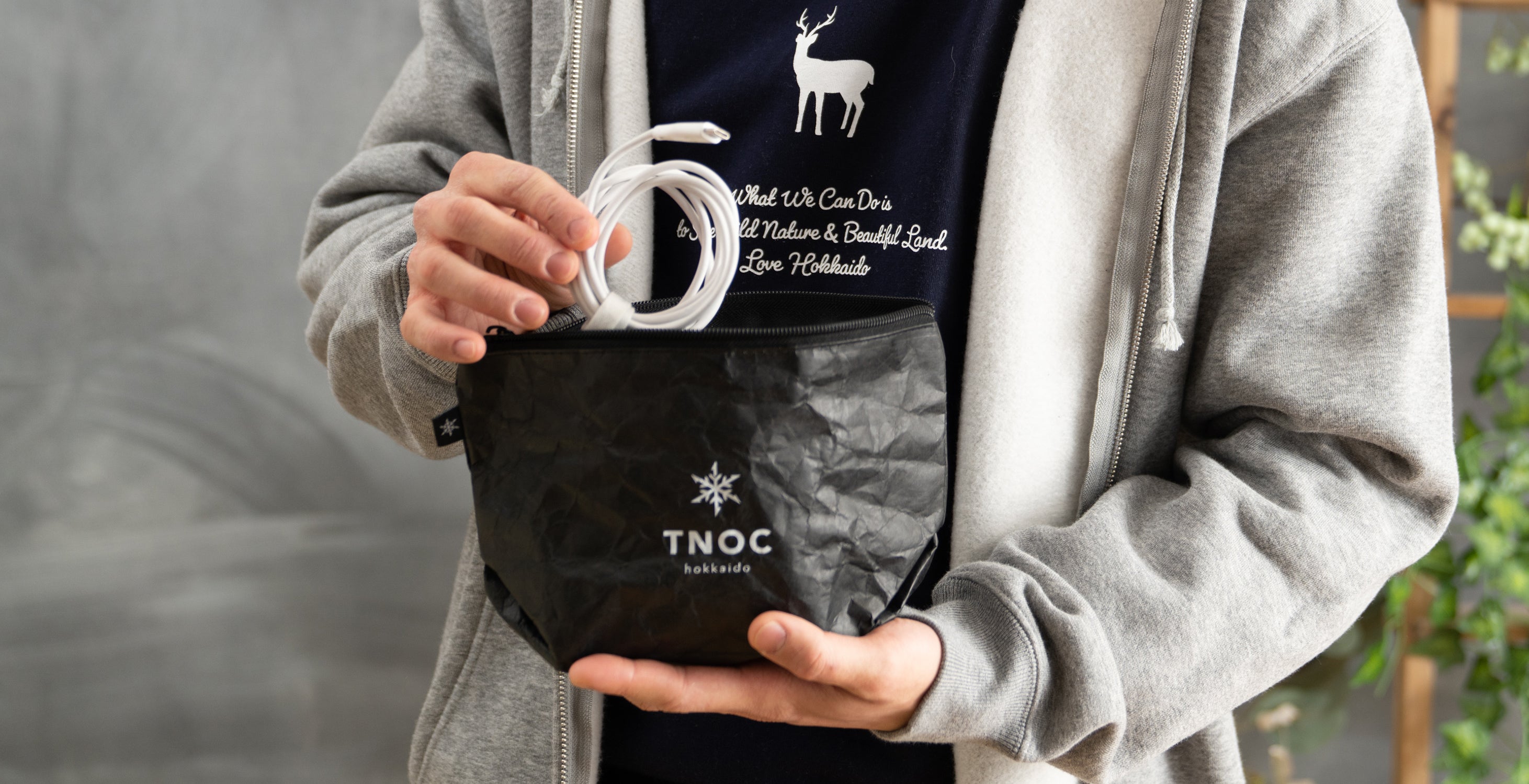 ローズドシーヌ　箱、ポーチ付き TNOC THE POUCH