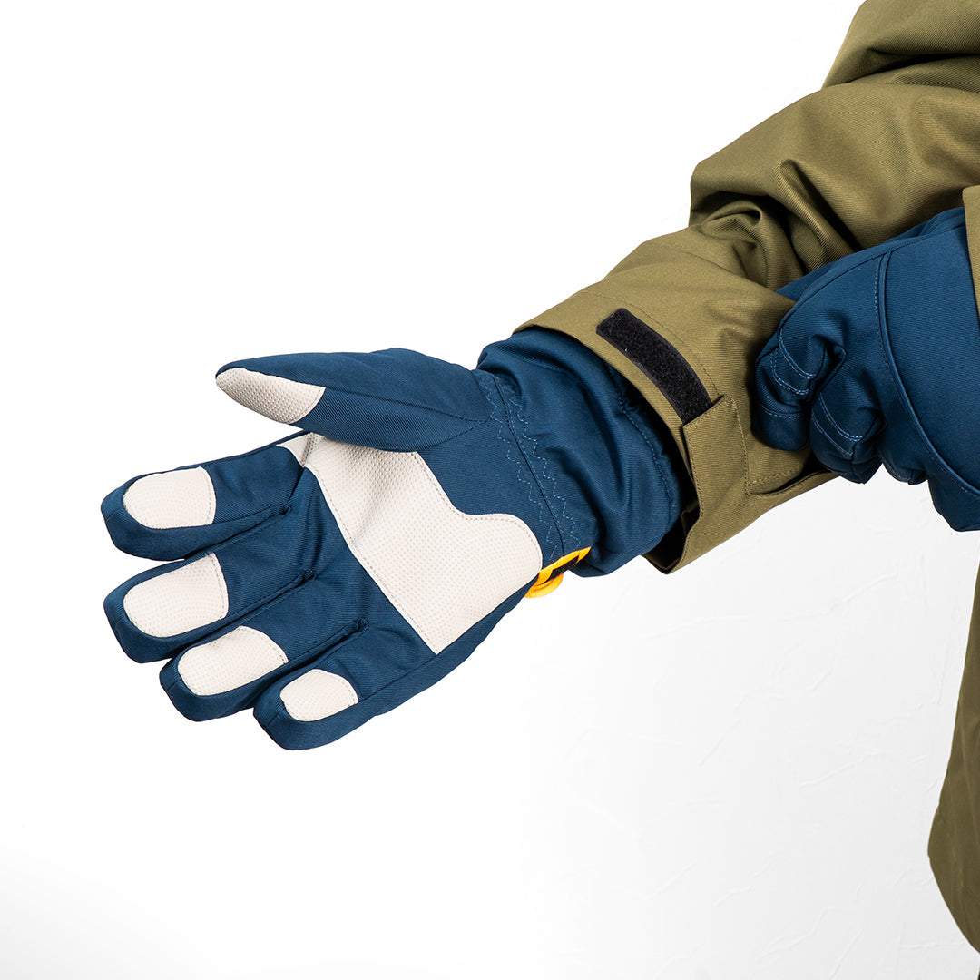 新品  Globe スノーグローブ TNOC THE SNOW GLOBE-SN